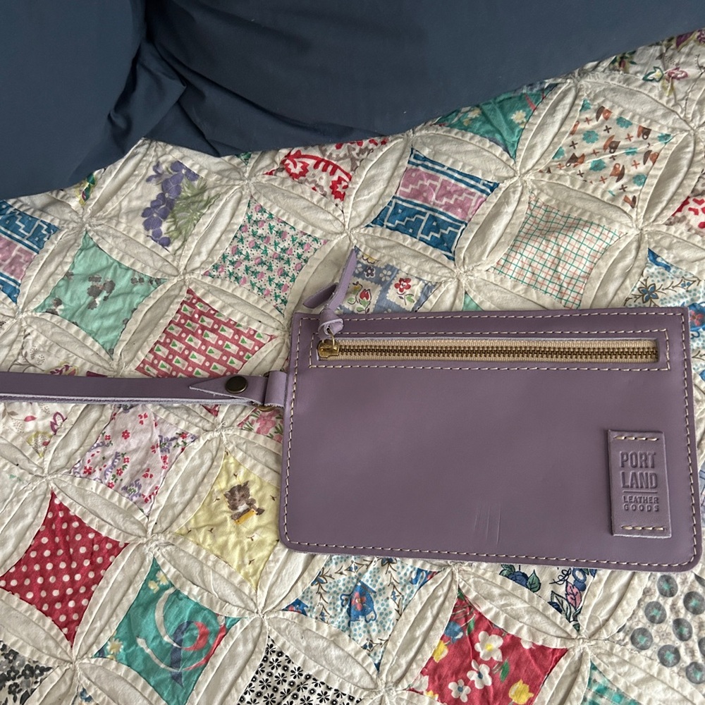 Portland Leather Adriana in Lavender